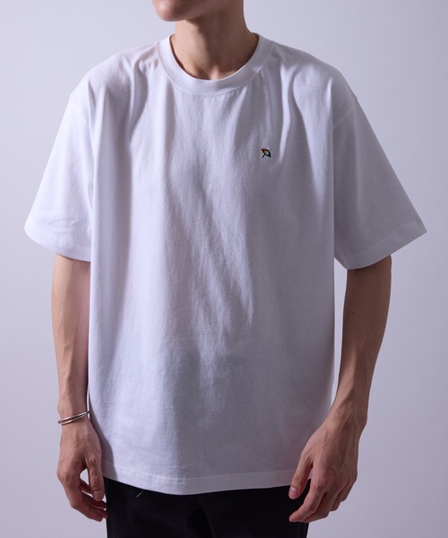 Arnold Palmer(アーノルドパーマー)の「【ARNOLD PALMER × j.n.r.d】別注/ワンポイントTシャツ(Tシャツ/カットソー・メンズ・ホワイト/ブラック・LL/S/M/L)」の1枚目の写真