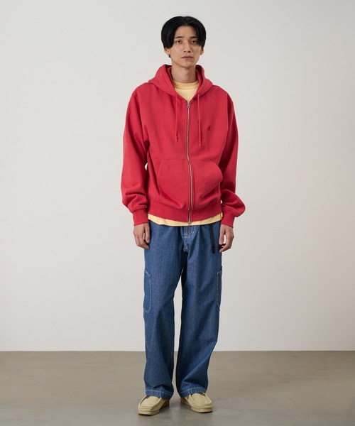 Gramicci（グラミチ）の「ONE POINT ZIP HOODED SWEATSHIRT｜ワンポイントジップフーデッドスウェットシャツ（パーカー・メンズ・ヘザーグレー/ダークブラウン系/ダークネイビー/オレンジ/グレー系その他/ブラック系その他/レッド・S/M/L/XL/XXL）」の8枚目の写真