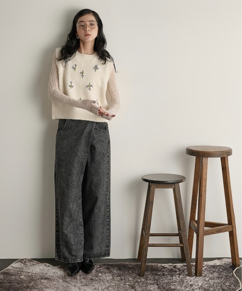 小花柄刺繍ニットベスト（ニット/セーター）｜THE YOn（ザヨン）の