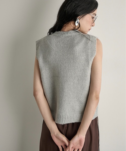 セール】小花柄刺繍ニットベスト（ニット/セーター）｜THE YOn（ザヨン