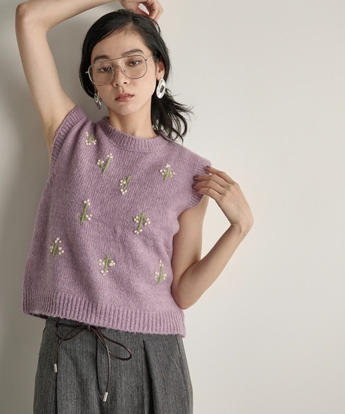 小花柄刺繍ニットベスト（ニット/セーター）｜THE YOn（ザヨン）の