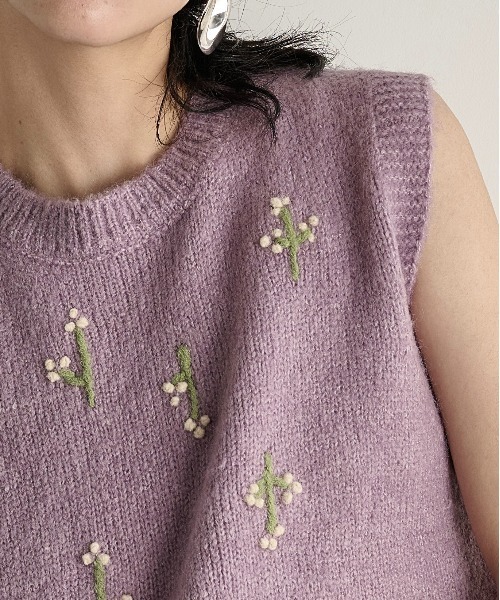 sunflower ニットベスト 小花柄刺繍ニットベスト（ニット/セーター）｜THE YOn（ザヨン）の