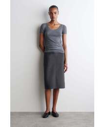 COS（コス）の「シワ加工コットンペンシルスカート（スカート）」