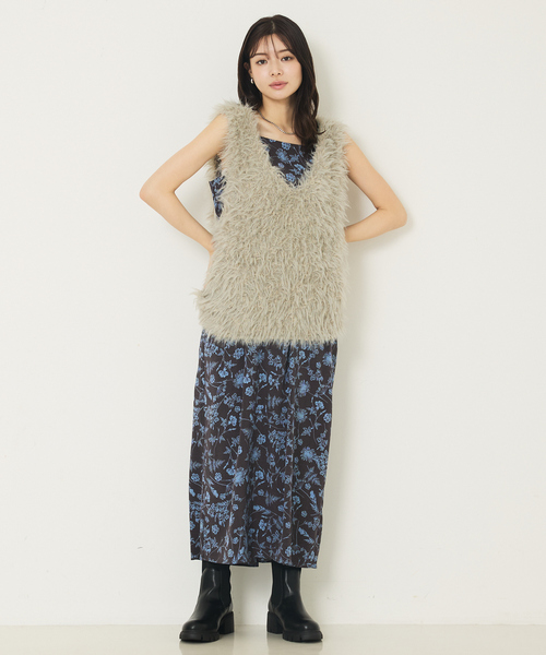 abahouse mavie(アバハウスマヴィ)の「フェザーチュールヤーンニットベスト(ベスト・レディース・グレイッシュベージュ/チャコールグレー・フリー)」の17枚目の写真