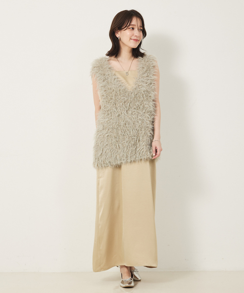 abahouse mavie(アバハウスマヴィ)の「フェザーチュールヤーンニットベスト(ベスト・レディース・グレイッシュベージュ/チャコールグレー・フリー)」の21枚目の写真