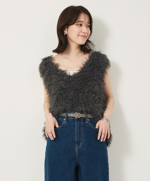 abahouse mavie(アバハウスマヴィ)の「フェザーチュールヤーンニットベスト(ベスト・レディース・グレイッシュベージュ/チャコールグレー・フリー)」の16枚目の写真