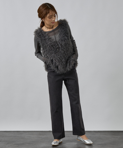 abahouse mavie(アバハウスマヴィ)の「フェザーチュールヤーンニットベスト(ベスト・レディース・グレイッシュベージュ/チャコールグレー・フリー)」の12枚目の写真