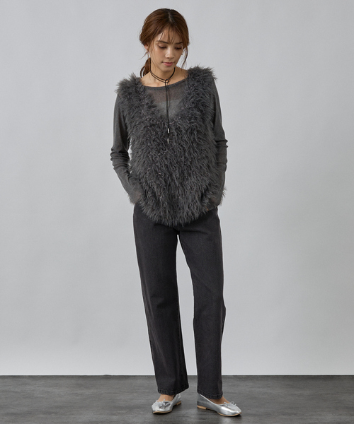 abahouse mavie(アバハウスマヴィ)の「フェザーチュールヤーンニットベスト(ベスト・レディース・グレイッシュベージュ/チャコールグレー・フリー)」の18枚目の写真