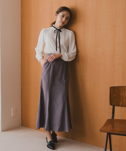 MISCH MASCH（ミッシュマッシュ）の「ピーチサテンマーメイドスカート（スカート・レディース・レッド/ブラック/グレー・S/M）」の2枚目の写真