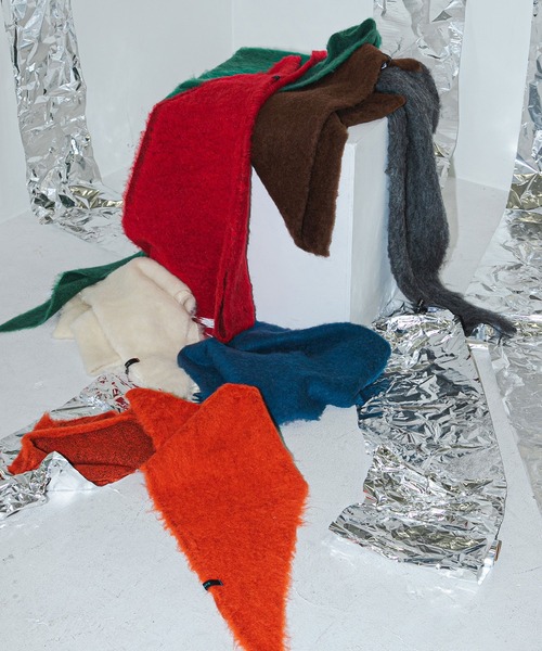 bohmal（ボマール）の「モヘアニットスカーフ（バンダナ/スカーフ・レディース・ブルー/オレンジ/グリーン/オフホワイト/ブラウン/レッド/チャコールグレー・MEDIUM）」の9枚目の写真