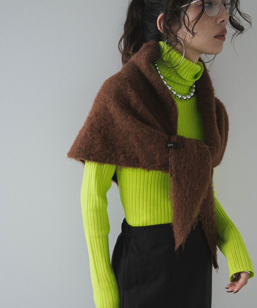 bohmal（ボマール）の「モヘアニットスカーフ（バンダナ/スカーフ・レディース・ブルー/オレンジ/グリーン/オフホワイト/ブラウン/レッド/チャコールグレー・MEDIUM）」の10枚目の写真