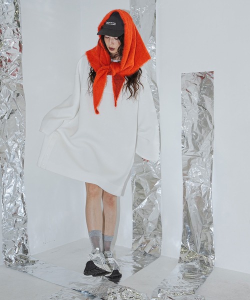 bohmal（ボマール）の「モヘアニットスカーフ（バンダナ/スカーフ・レディース・ブルー/オレンジ/グリーン/オフホワイト/ブラウン/レッド/チャコールグレー・MEDIUM）」の16枚目の写真