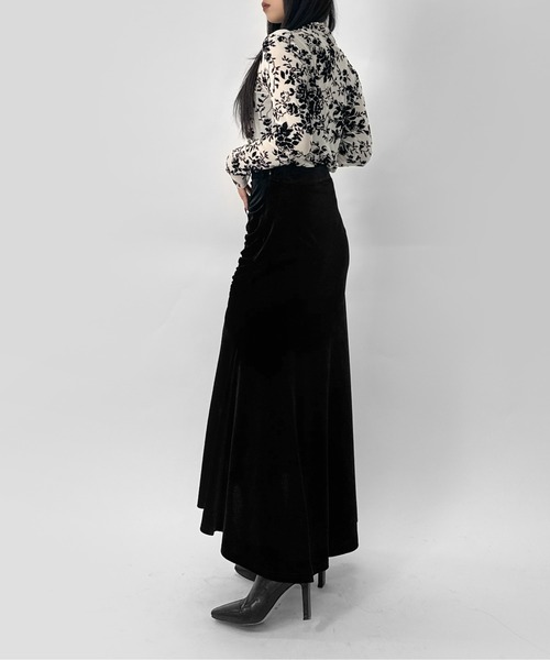 LVEU.(ラブユ.)の「【LVEU.】ベロアレースシアートップス / トップス カットソー シアー レース ベロア ハイネック 長袖 花柄 ボタニカル柄 フラワー レイヤード インナー モード ブラック アイボリー(Tシャツ/カットソー・レディース・ブラック/アイボリー・FREE)」の13枚目の写真