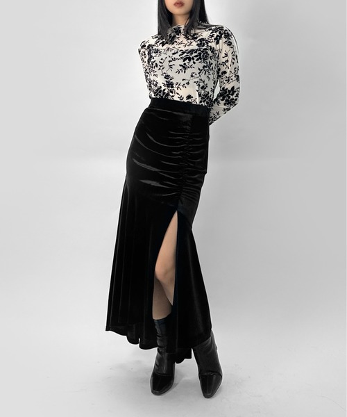 LVEU.(ラブユ.)の「【LVEU.】ベロアレースシアートップス / トップス カットソー シアー レース ベロア ハイネック 長袖 花柄 ボタニカル柄 フラワー レイヤード インナー モード ブラック アイボリー(Tシャツ/カットソー・レディース・ブラック/アイボリー・FREE)」の22枚目の写真