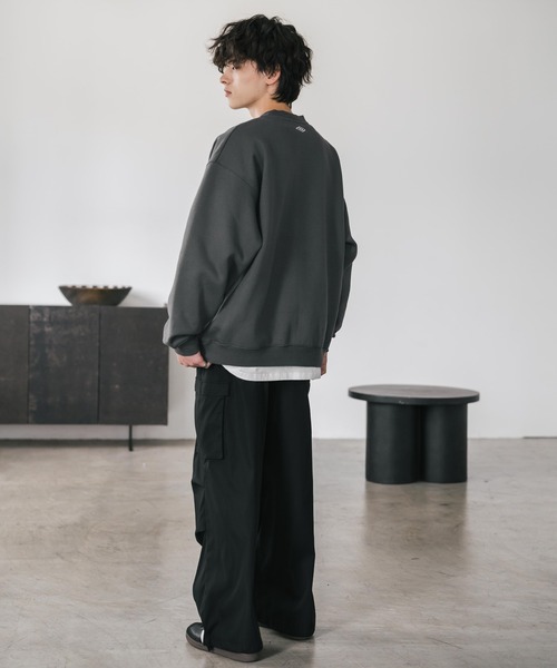 UMBRO（アンブロ）の「UMBRO 別注コラボオーバーサイズ裏起毛ロゴ刺繍クルーネックスウェット（スウェット・メンズ・チャコール/ネイビー/杢グレー/ブラック・M/XL/L）」の18枚目の写真