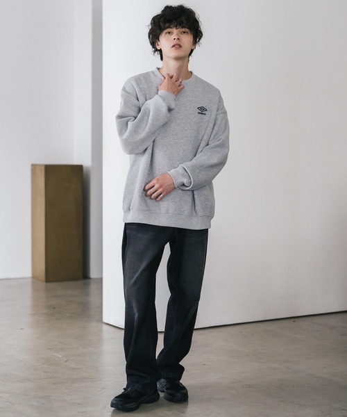UMBRO 別注コラボオーバーサイズ裏起毛ロゴ刺繍クルーネックスウェット