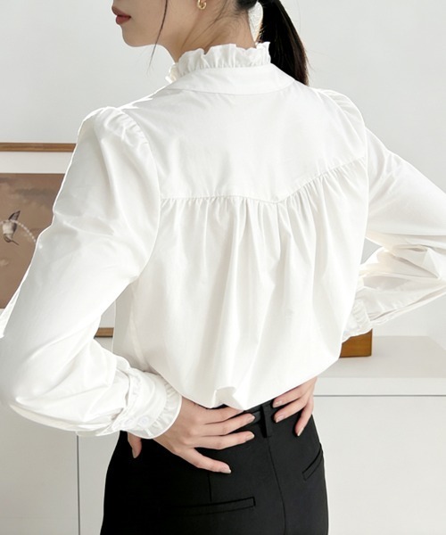 ReRe(リリ)の「スタンドカラーフリルネックシャツ(シャツ/ブラウス・レディース・ホワイト/ホワイト系その他・MEDIUM/LARGE/X-LARGE/SMALL)」の5枚目の写真