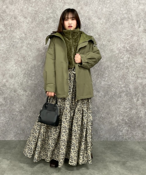 GEVS.(ジェイヴィス)の「小花プリントマキシワンピース<大きいサイズ有>GEVS.(ワンピース・レディース・ブラック系/グレイッシュベージュ・5L/4L/3L/LL/L/M)」の9枚目の写真