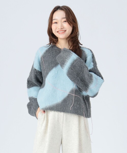 BEAMS HEART(ビームスハート)の「ニュアンス シャギー ニット(ニット/セーター・レディース・ホワイト系その他5/チャコールグレー/ピンク・FREE)」の11枚目の写真