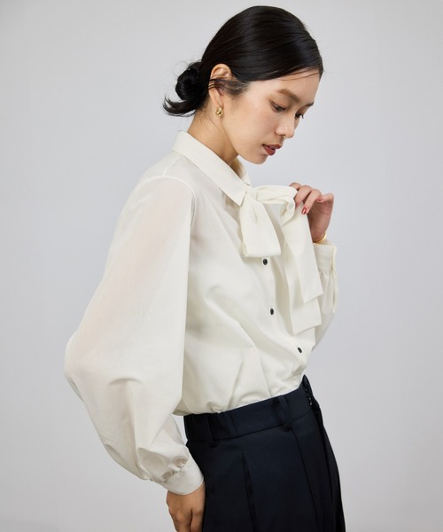 ROPE'(ロペ)の「シアートリコットボウタイシャツブラウス/イージーケア(シャツ/ブラウス・レディース・ネイビー/ホワイト・FREE)」の3枚目の写真