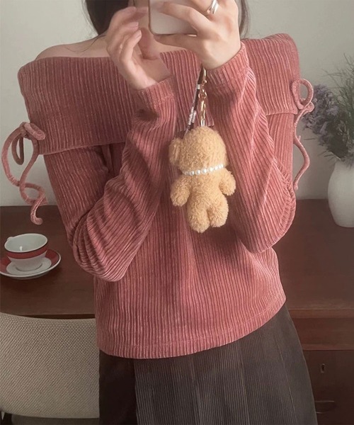 leune(ルネ)の「サイドリボンオフショルベロアモールリブトップス(Tシャツ/カットソー・レディース・ピンク/ブラック・FREE)」の7枚目の写真