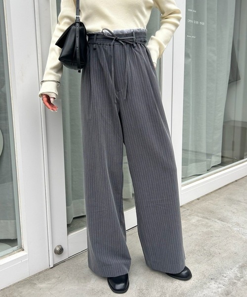 mystic（ミスティック）の「【4サイズ展開/ストライプ柄、無地 / ウエストの配色がポイント】Wベルトパンツ（スラックス・レディース・チャコールグレー/ブラウン/グレー/アイボリー/ネイビー/オフホワイト・1/2/0/SHORT）」の5枚目の写真