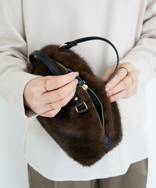 le.coeur blanc（ルクールブラン）の「エコファー2WAYショルダー（ショルダーバッグ・レディース・グレイッシュベージュ/ブラウン・FREE）」の6枚目の写真