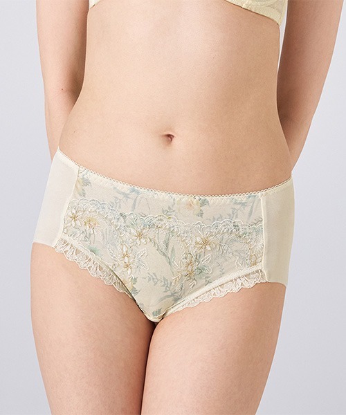 Triumph（トリンプ）の「天使のブラ スリムライン644 ボーイズレングス TR644 PT（ショーツ・レディース・ライトピンク/ホワイト/レッド/ダークグリーン・M/L）」の2枚目の写真