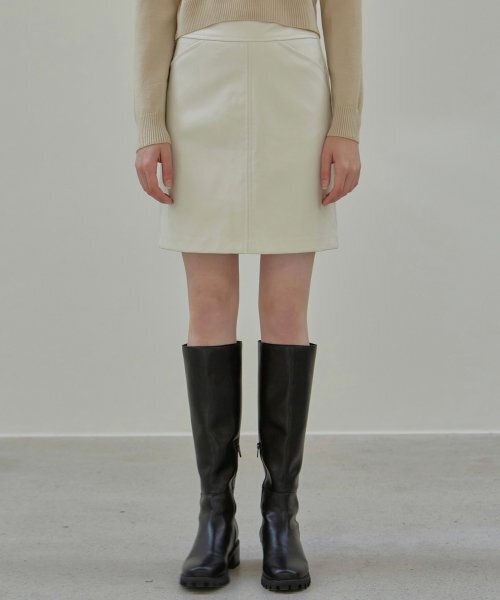 NICK&NICOLE(ニックアンドニコール)の「LEATHER MINI SKIRT_IVORY(スカート・レディース・その他・MEDIUM/SMALL)」の2枚目の写真