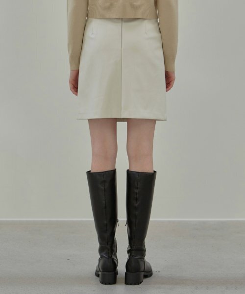 NICK&NICOLE(ニックアンドニコール)の「LEATHER MINI SKIRT_IVORY(スカート・レディース・その他・MEDIUM/SMALL)」の4枚目の写真