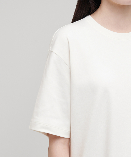 MUSINSA STANDARD WOMAN（ムシンサスタンダードウーマン）の「ウィメンズリラックスフィットクルーネックTシャツ[クリーム]（Tシャツ/カットソー・レディース・その他・SMALL/MEDIUM/LARGE/X-SMALL）」の6枚目の写真