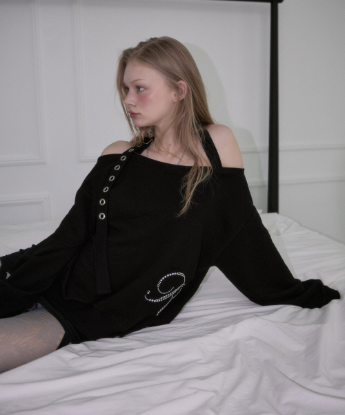 ROSEFRANTZ（ロゼフランツ）の「Eyelet Strap Open Sweatshirt [Black]（スウェット・レディース・ブラック・OS）」の8枚目の写真