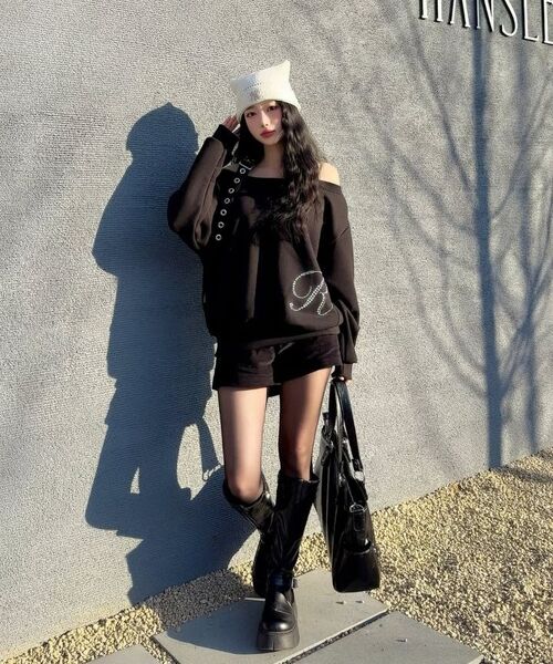 ROSEFRANTZ（ロゼフランツ）の「Eyelet Strap Open Sweatshirt [Black]（スウェット・レディース・ブラック・OS）」の10枚目の写真
