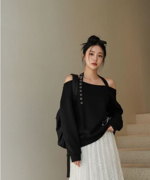 ROSEFRANTZ（ロゼフランツ）の「Eyelet Strap Open Sweatshirt [Black]（スウェット・レディース・ブラック・OS）」の14枚目の写真