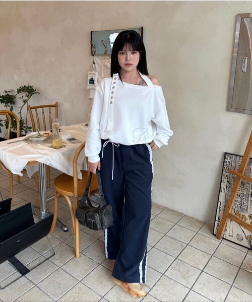 ROSEFRANTZ（ロゼフランツ）の「Eyelet Strap Open Sweatshirt [Black]（スウェット・レディース・ブラック・OS）」の18枚目の写真