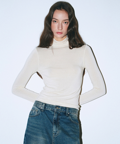 NICK&NICOLE（ニックアンドニコール）の「[ESSENTIAL] MINIMAL SPAN TURTLENECK_CREAM（Tシャツ/カットソー・レディース・その他・FREE）」の3枚目の写真