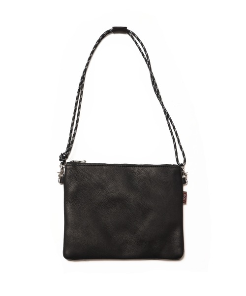 MR.OLIVE(ミスターオリーブ)の「IMPERMA-LEATHER / ZIPPER SMALL SACOCHE TRAIL(ボディバッグ/ウエストポーチ・メンズ・ブラック/ブラウン・FREE)」の5枚目の写真