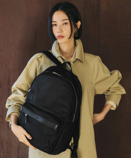 E'POR(エポール)の「【E'POR】【A4/PC対応・撥水・軽量】Pac Sac(パックサック)【26SS/新型】/累計1万点販売・一部WEB限定(バックパック/リュック・レディース・ダークブラウン/ベージュ/ブラック/グレー・FREE)」の2枚目の写真