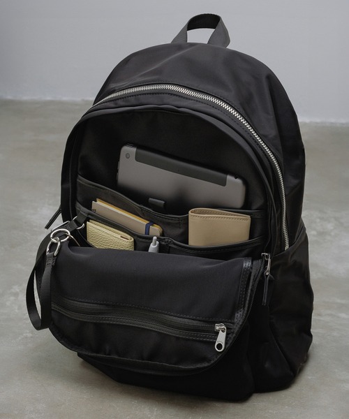 E'POR(エポール)の「【E'POR】【A4/PC対応・撥水・軽量】Pac Sac(パックサック)【26SS/新型】/累計1万点販売・一部WEB限定(バックパック/リュック・レディース・ダークブラウン/ベージュ/ブラック/グレー・FREE)」の7枚目の写真