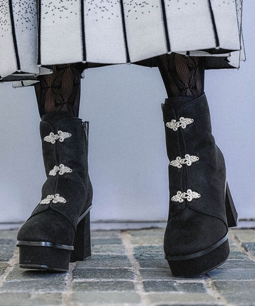 HARE（ハレ）の「メタルチャイナパーツブーツ(HARE)（ブーツ・レディース・ブラック/ネイビー/パープル・MEDIUM/LARGE）」の5枚目の写真