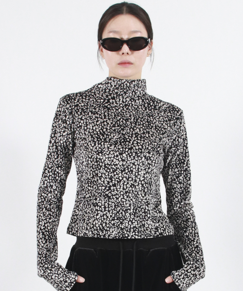 DEMARC（ドゥマーク）の「LEOPARD HIGH-NECK LONG SLEEVE TEE -  black（Tシャツ/カットソー・レディース・その他・MEDIUM/LARGE）」の11枚目の写真