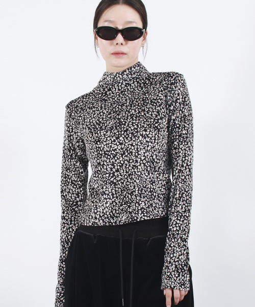 DEMARC（ドゥマーク）の「LEOPARD HIGH-NECK LONG SLEEVE TEE -  black（Tシャツ/カットソー・レディース・その他・MEDIUM/LARGE）」の8枚目の写真