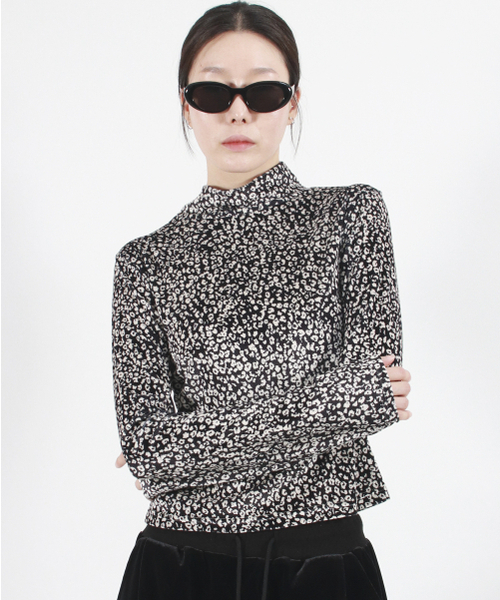 DEMARC（ドゥマーク）の「LEOPARD HIGH-NECK LONG SLEEVE TEE -  black（Tシャツ/カットソー・レディース・その他・MEDIUM/LARGE）」の7枚目の写真