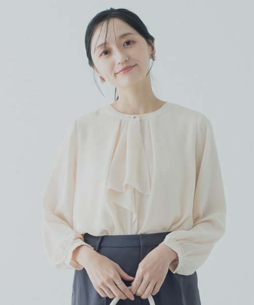 Petitjo(プッチージョ)の「小さいサイズ 配色ラッフルブラウス 低身長さん・小柄女性(シャツ/ブラウス・レディース・オフホワイト/ベビーピンク・PSS/PS/PM/PL)」の2枚目の写真