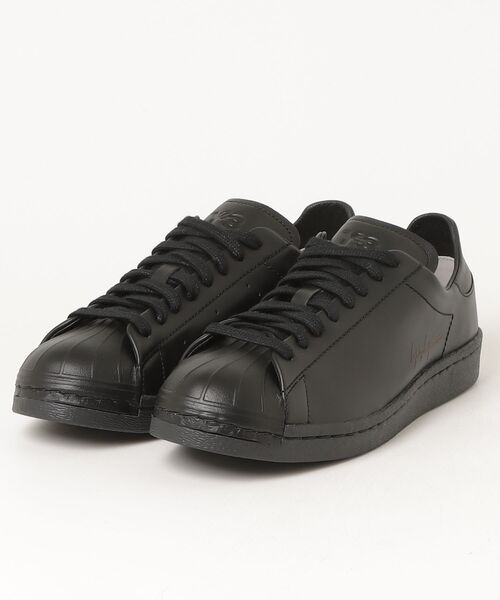 Y-3（ワイスリー）の「Y-3 SUPERSTAR（スニーカー・メンズ・ブラック系・24.0cm/24.5cm/25.5cm/26.0cm/26.5cm/27.0cm/27.5cm/28.0cm/28.5cm/23.5cm/22.5cm/23.0cm/25.0cm）」の3枚目の写真