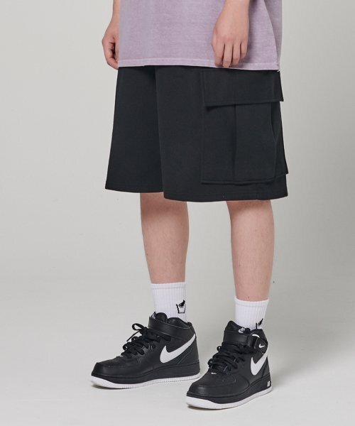 AKECII(アケシ)の「カーゴバミューダスウェットショーツブラック(その他パンツ・メンズ・その他・MEDIUM/LARGE)」の1枚目の写真