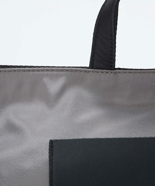 Breath TOPKAPI(ブレストプカピ)の「【Breath TOPKAPI sis】【WEB限定】ナイロン レザーポケット ミニ トートバッグ ショルダー付き 軽量 / CALM カーム(トートバッグ・レディース・カーキ/グレー/ブラック/ベージュ・FREE)」の7枚目の写真