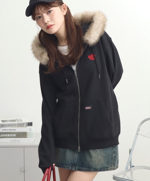 Dickies（ディッキーズ）の「【GENUINE DICKIES/ジェニュインディッキーズ】裏起毛 ファー付きダブルジップパーカー（パーカー・レディース・ベージュ/スミクロ/ブラック・M/L/XL）」の4枚目の写真