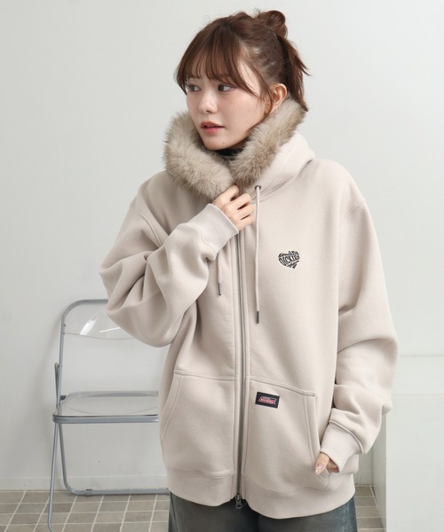 Dickies（ディッキーズ）の「【GENUINE DICKIES/ジェニュインディッキーズ】裏起毛 ファー付きダブルジップパーカー（パーカー・レディース・ベージュ/スミクロ/ブラック・M/L/XL）」の17枚目の写真
