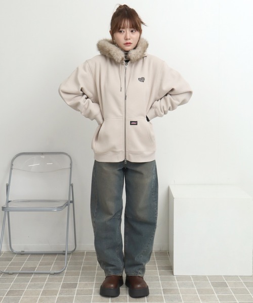 Dickies（ディッキーズ）の「【GENUINE DICKIES/ジェニュインディッキーズ】裏起毛 ファー付きダブルジップパーカー（パーカー・レディース・ベージュ/スミクロ/ブラック・M/L/XL）」の19枚目の写真